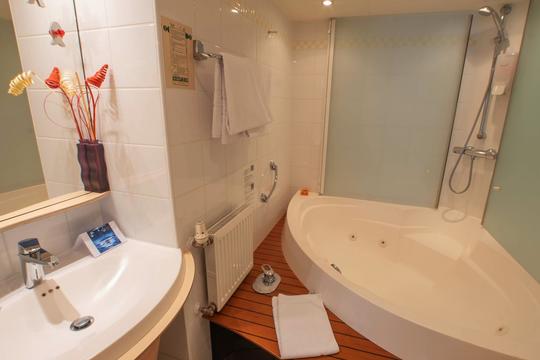 Logis Gourmet & Relax Hotel De La Sure